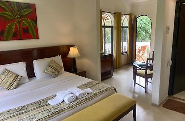 hotel colonia santa maria baga beach goa